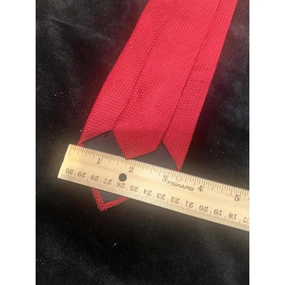 Brooks Brothers Red Knit Men's Tie - Picture 3 of 3